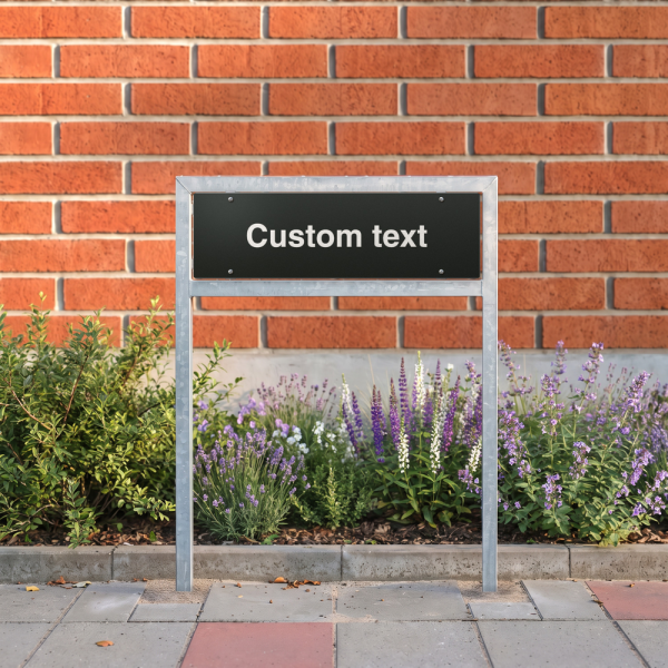 Henvisningsskilt – svart henvisningsskilt uten pil og valgfri tekst, 150 x 500 mm 3 mm aluminium-sandwich